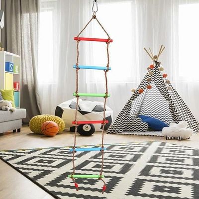 Pelangi Plastik Langkah Anak-anak Mendaki Tangga Tangga